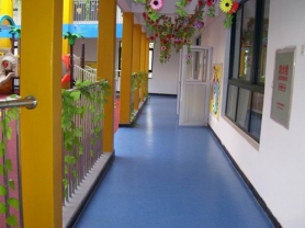 PVC幼兒園踏步地板
